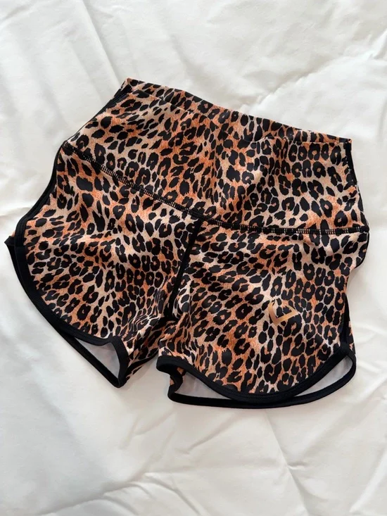 Violate Shorts - Picture 1 of 3